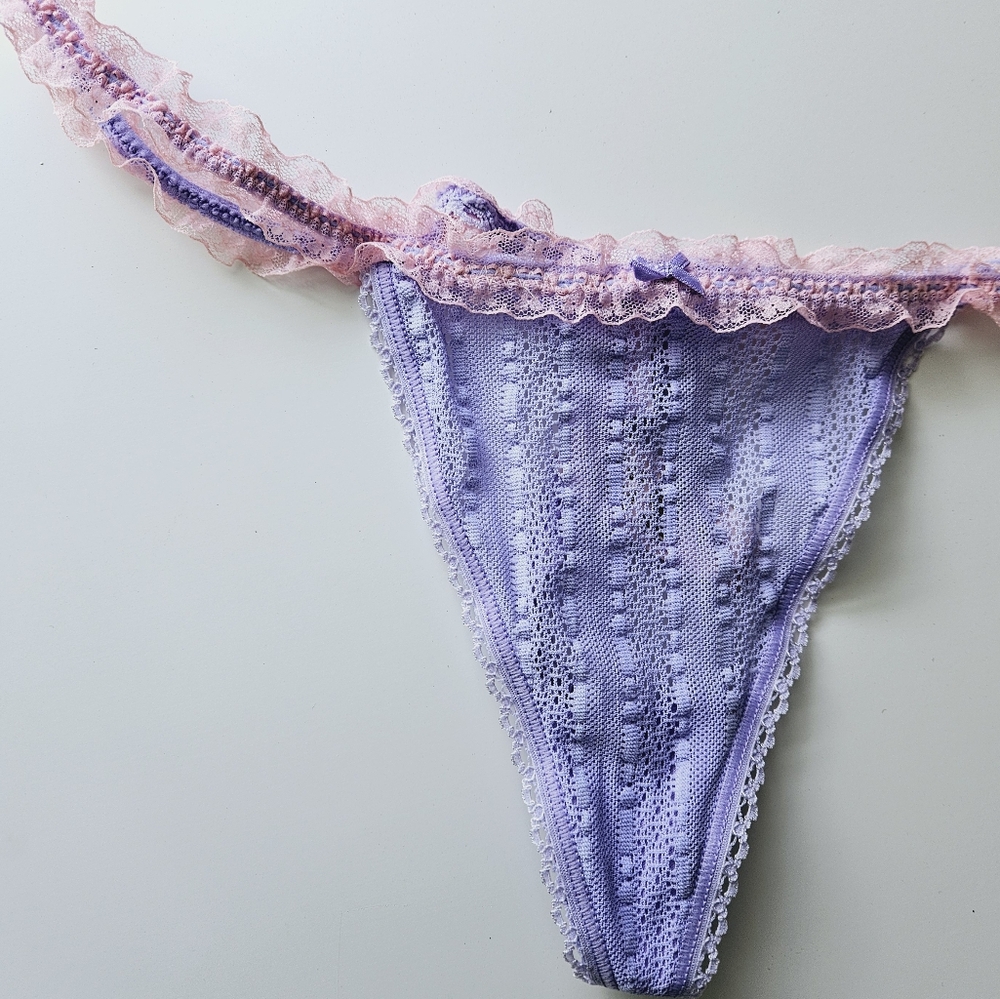New Vintage Victoria's Secret Princess Ruffle Thong